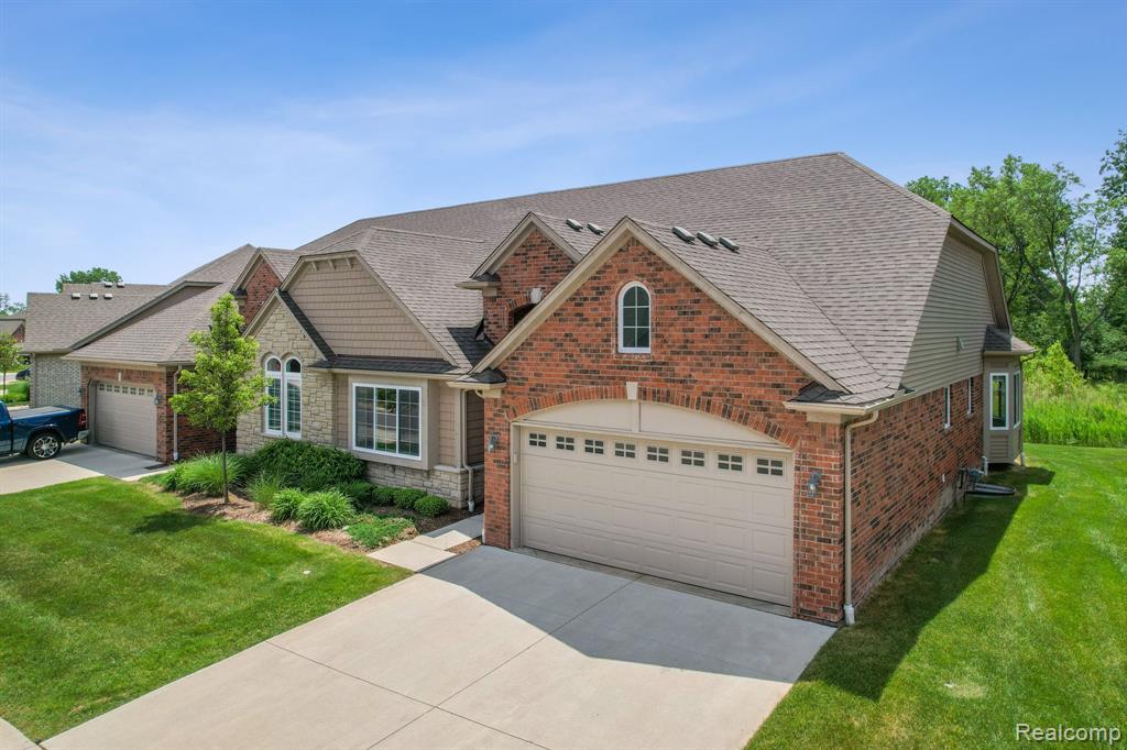 5176 HAWKSEYE Terrace, Warren, MI 48092 — Photo 37