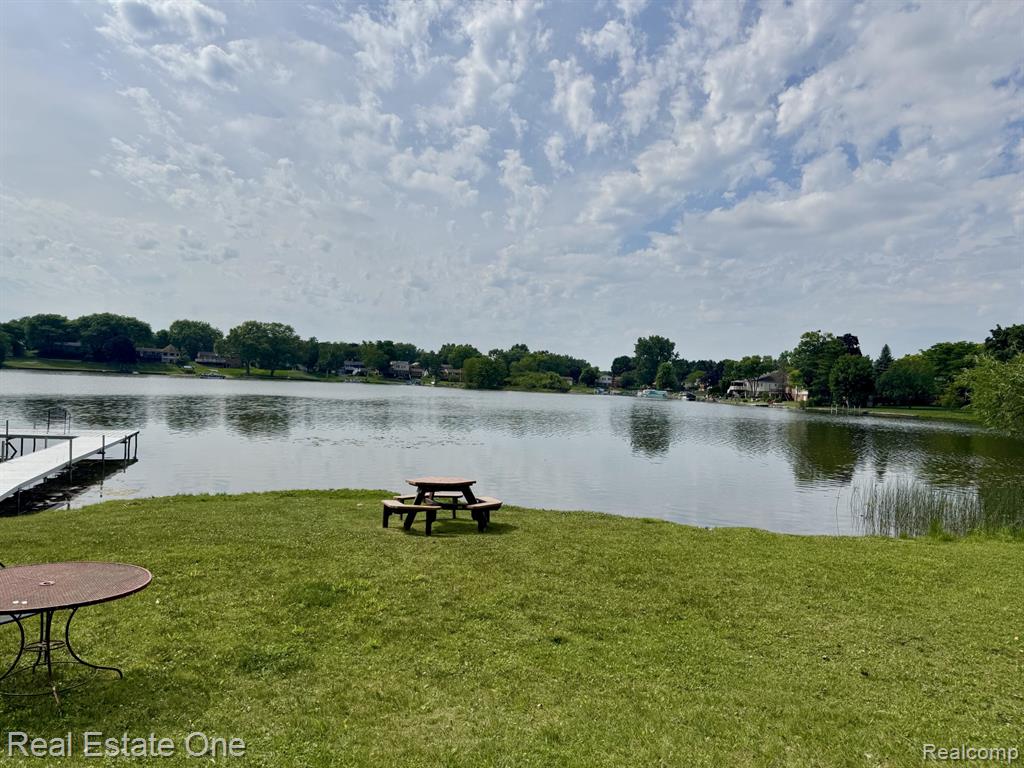 5096 Harbor Oak Drive, 31, Waterford, MI 48329 — Photo 11