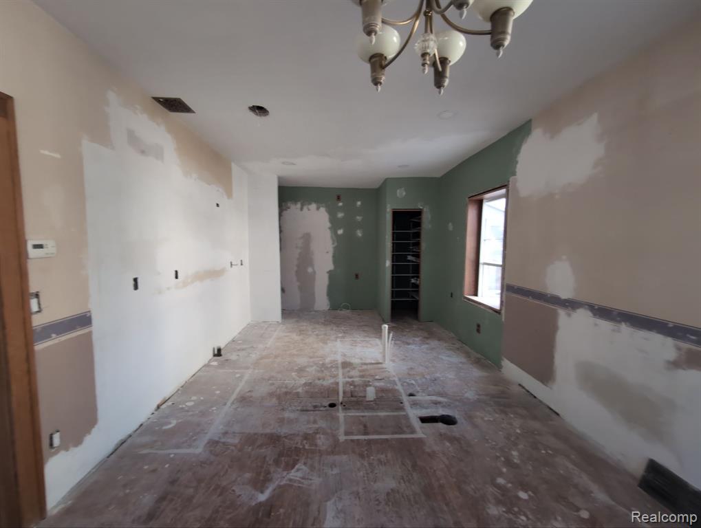 909 Hilldale Drive, Royal Oak, MI 48067 — Photo 10