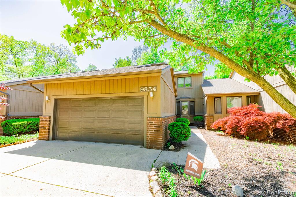 9854 HAWTHORNE GLEN Drive, Grosse Ile, MI 48138 — Photo 2