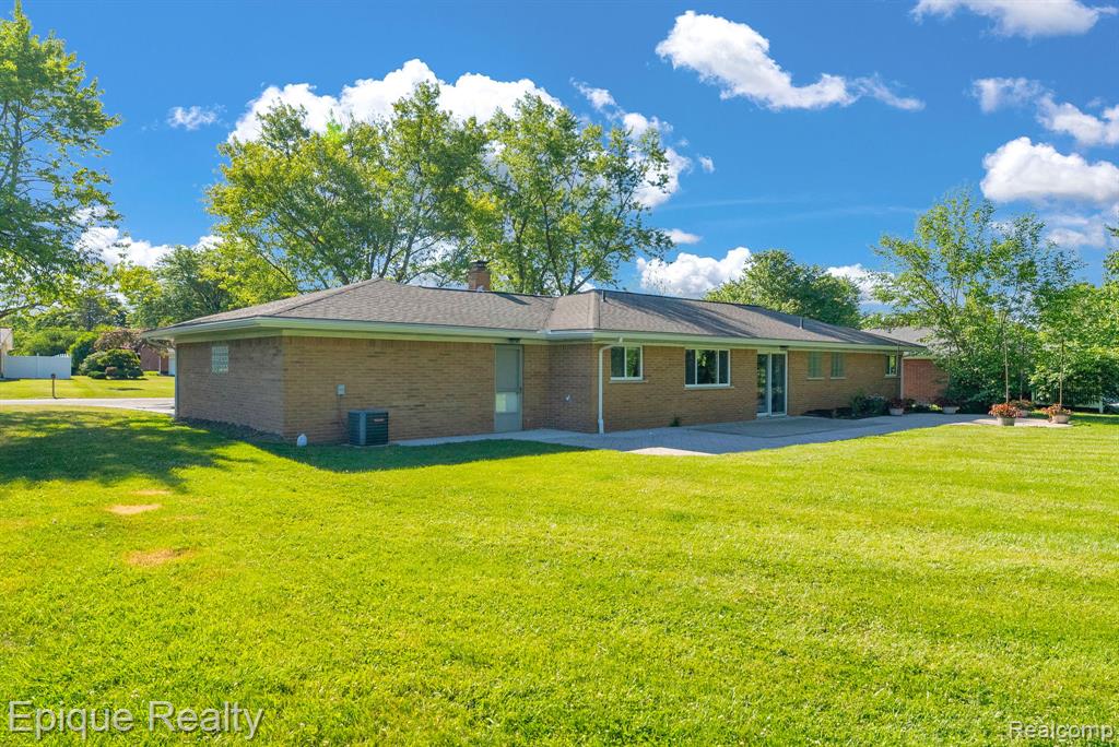 8052 Dungarvin Drive, Grand Blanc, MI 48439 — Photo 33