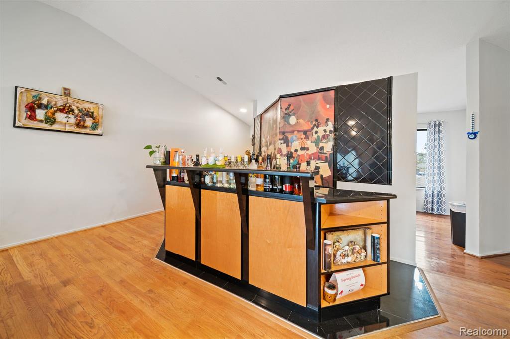 6540 RIDGEFIELD Circle, 204, West Bloomfield, MI — Photo 3