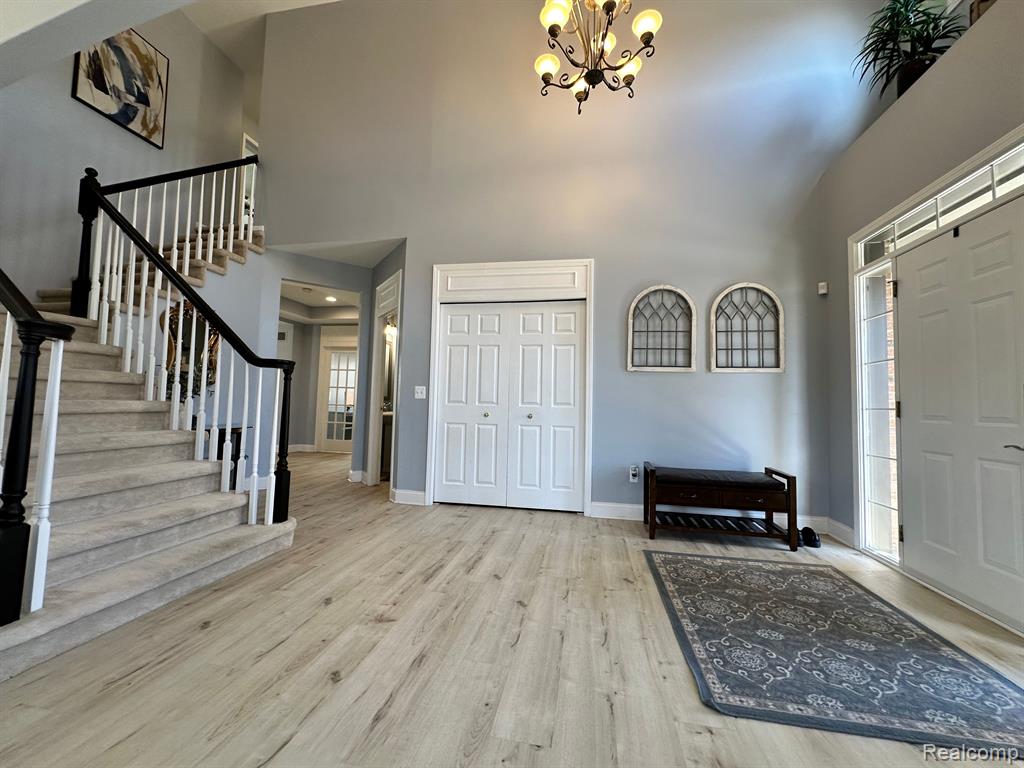 16983 COURVILLE Drive, Northville, MI 48168 — Photo 4