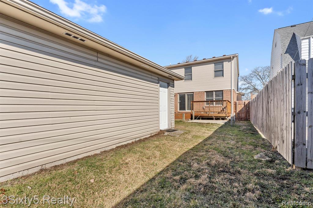 243 Emmons Boulevard, Wyandotte, MI 48192 — Photo 23