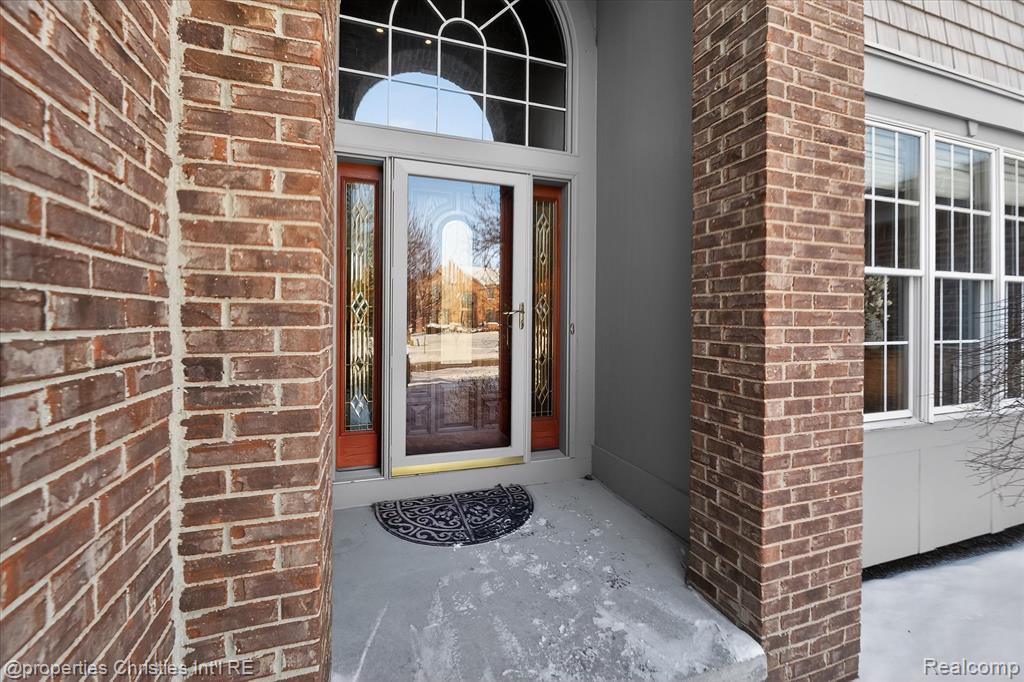 16224 Oak Forest Court W, Northville, MI 48168 — Photo 4