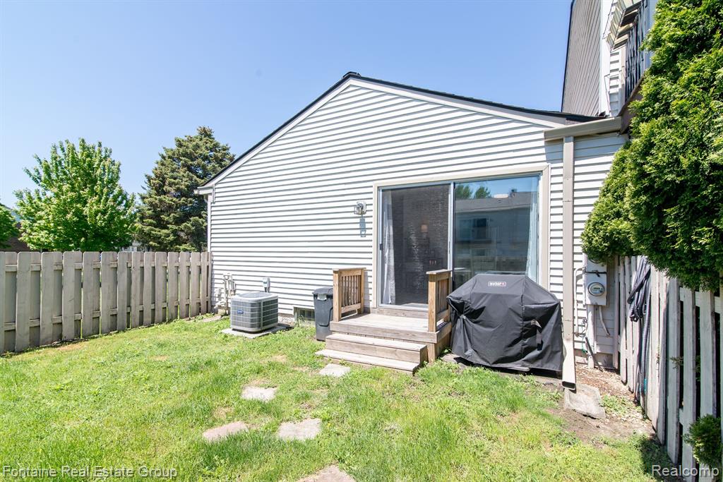 24606 BASHIAN Drive, Novi, MI — Photo 26