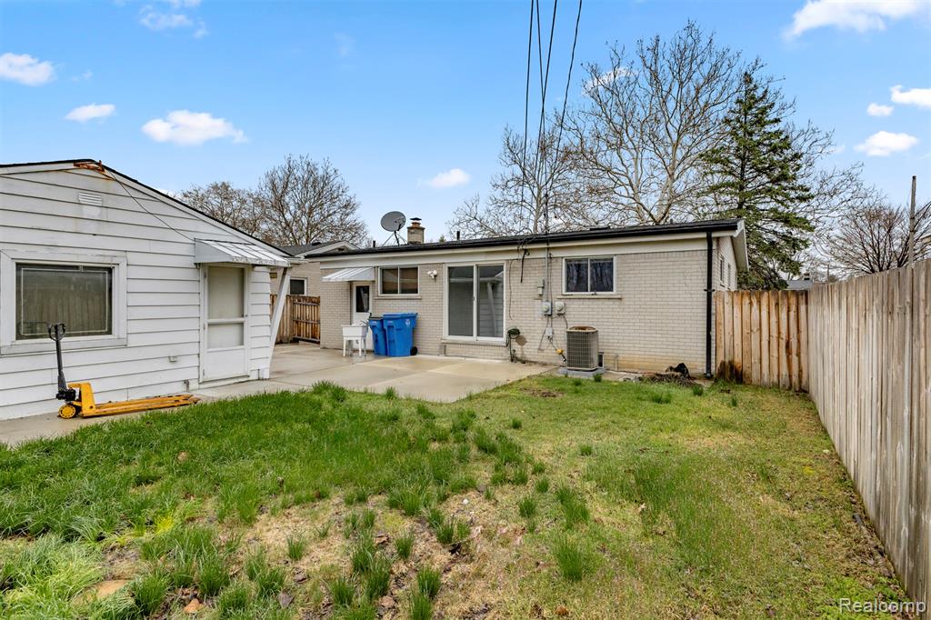 7423 Amboy Street, Dearborn Heights, MI 48127 — Photo 40