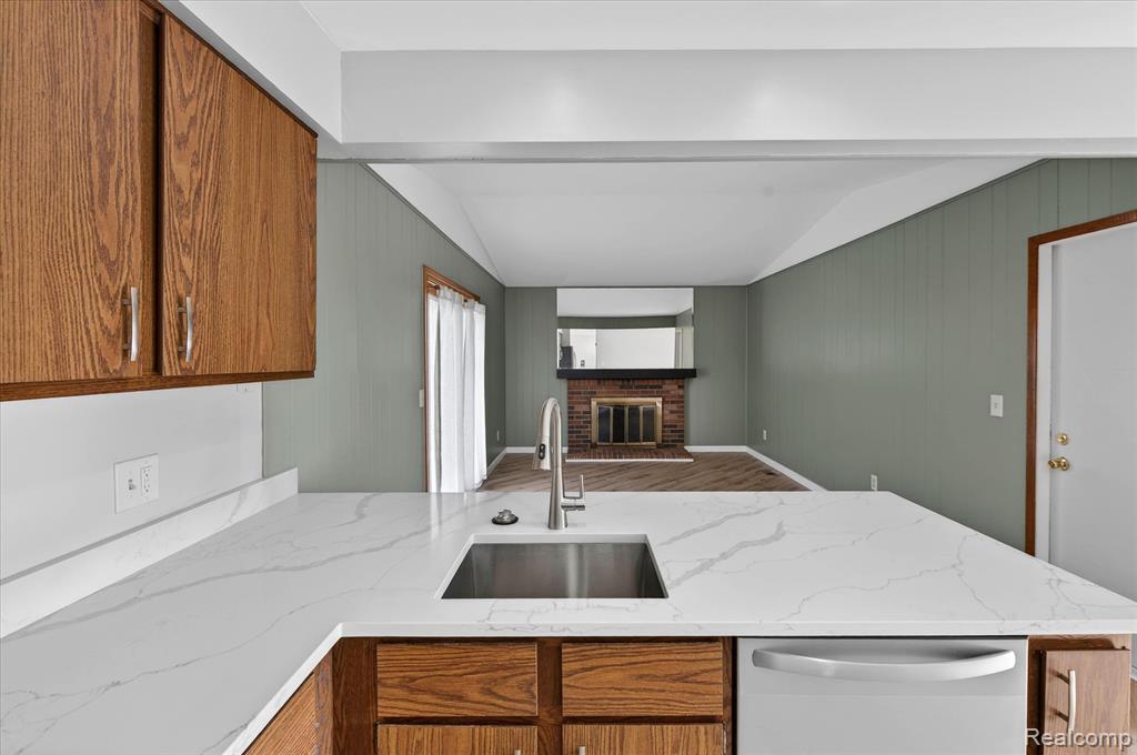 751 Norchester Street, South Lyon, MI 48178 — Photo 8