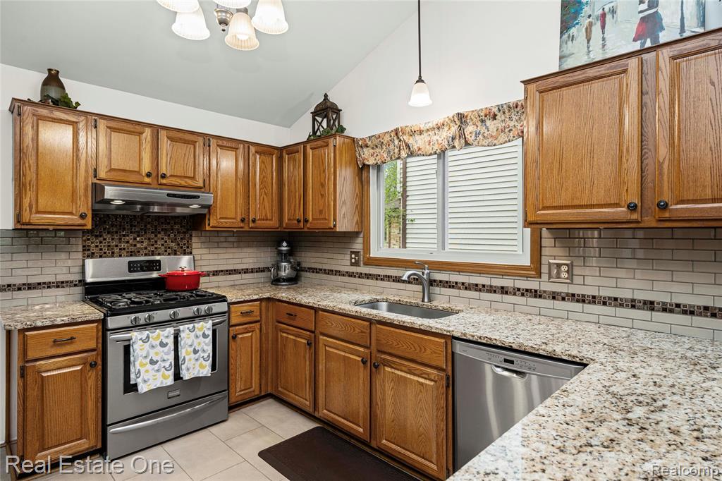 27586 David Givens Street, Warren, MI 48092 — Photo 16