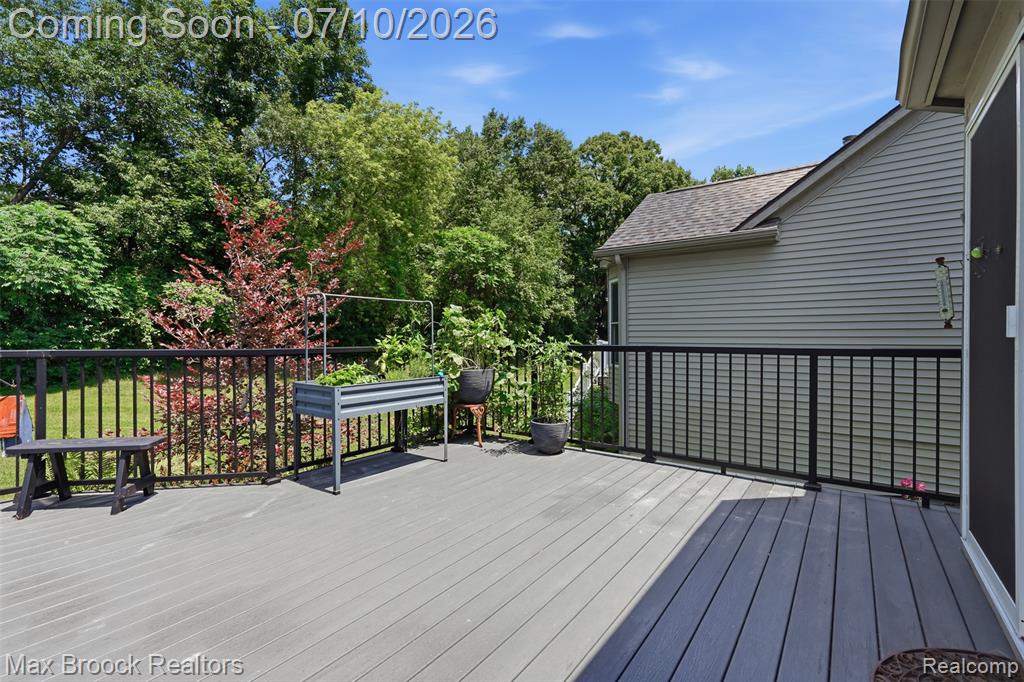 5804 S Windstar Circle, 22, Waterford, MI 48327 — Photo 38