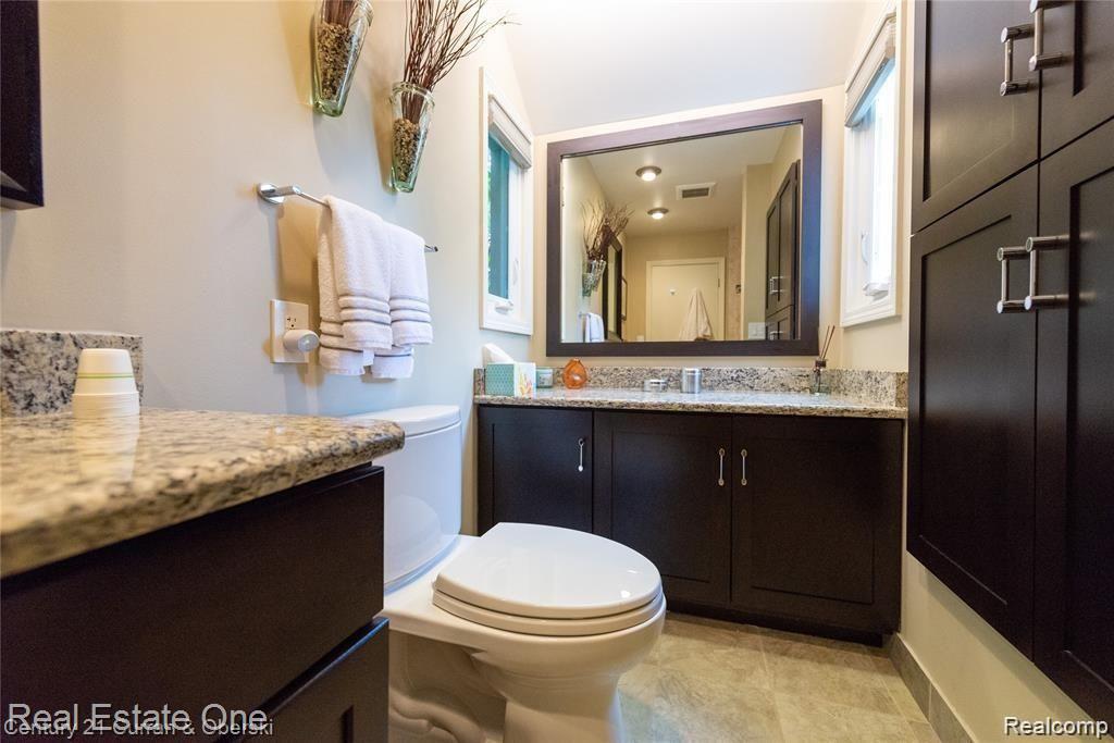 710 N VERMONT Avenue, Royal Oak, MI 48067 — Photo 17