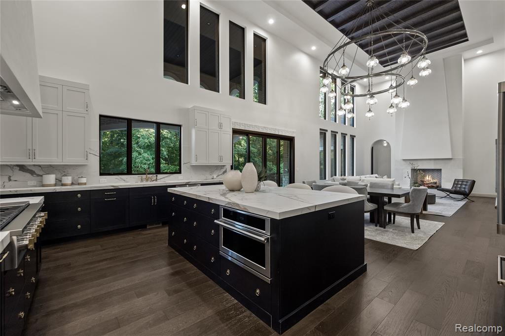 559 Barrington Park Drive, Bloomfield Hills, MI 48304 — Photo 15