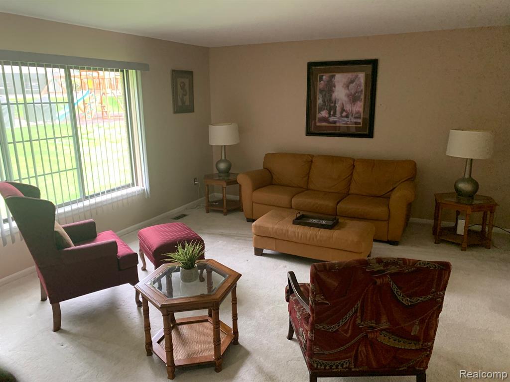 5018 LAKE BLUFF Road, West Bloomfield, MI 48323 — Photo 17