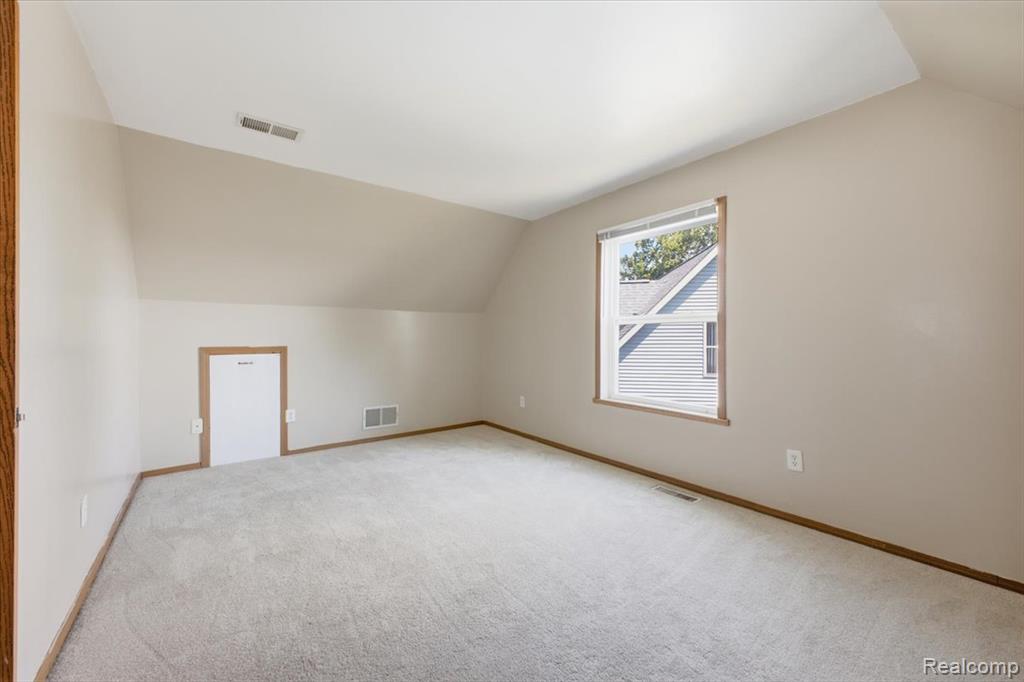 879 Barren Oaks Drive, Pontiac, MI 48341 — Photo 25