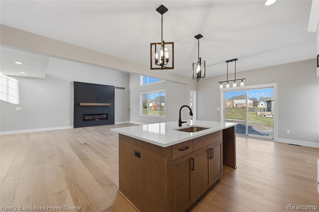 35701 Strongford Drive, New Baltimore, MI, 48047