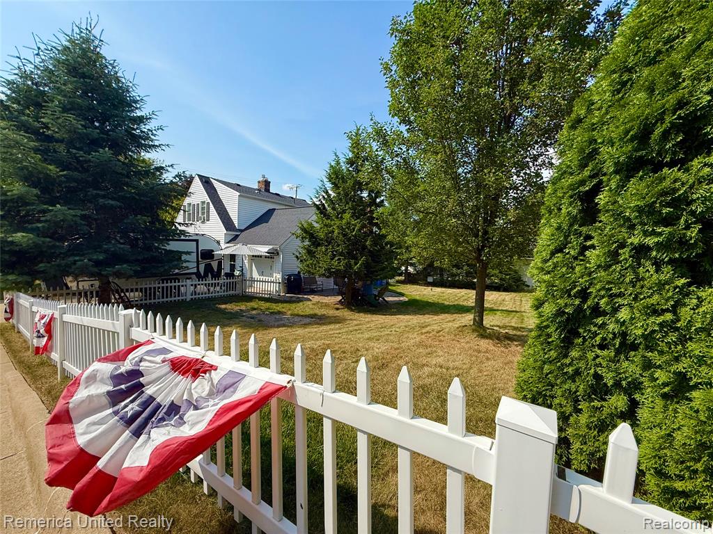 603 N Michigan Avenue, Howell, MI 48843 — Photo 27