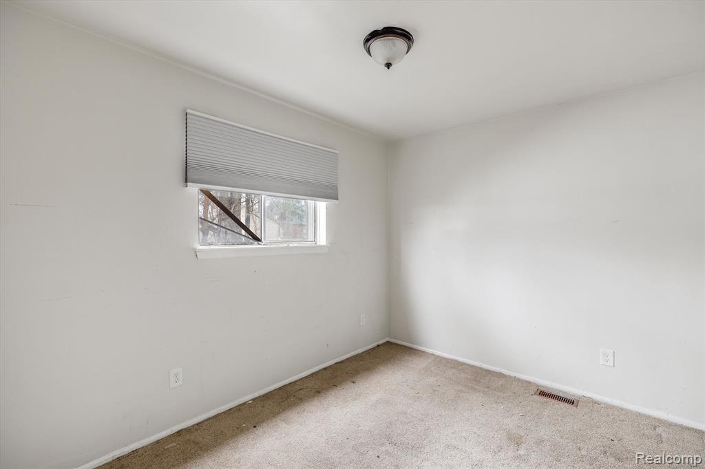 8919 SUSSEX Street, Detroit, MI 48228 — Photo 8