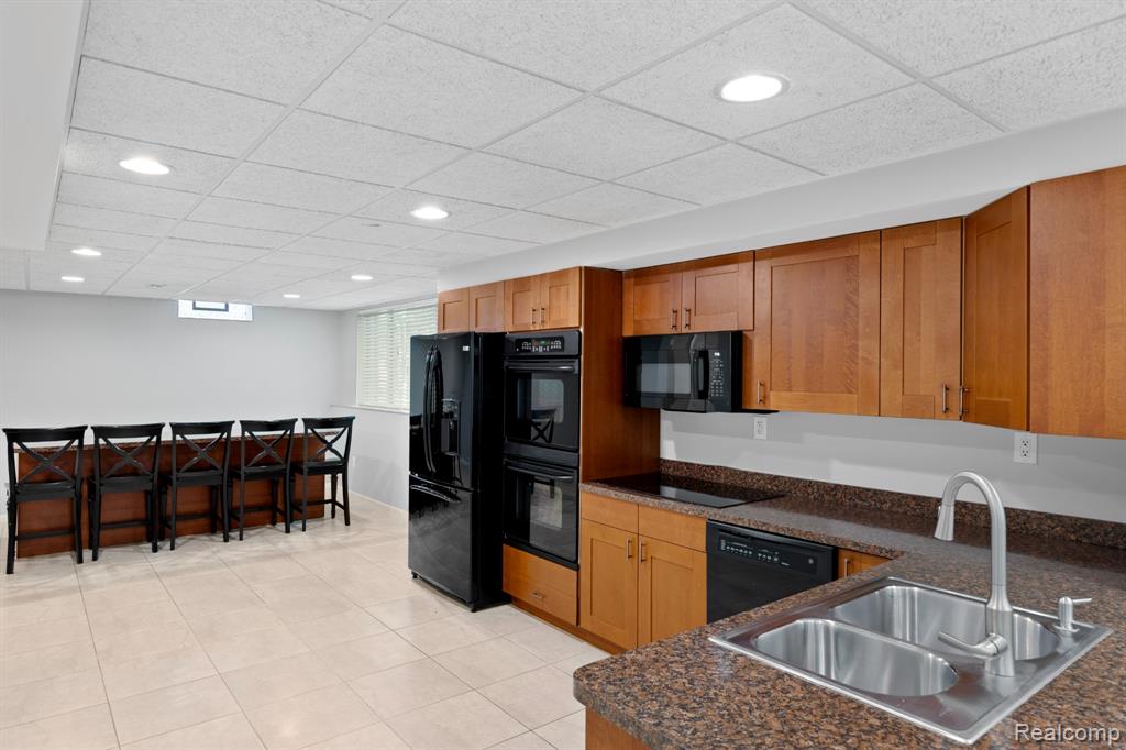 5634 Plantation Drive, Commerce Twp, MI 48382 — Photo 35