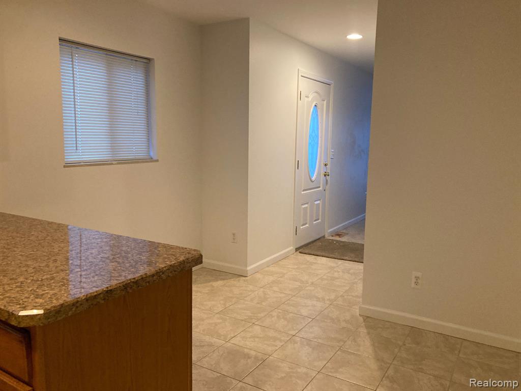 90 PARK ISLAND Drive, Lake Orion, MI 48362 — Photo 21