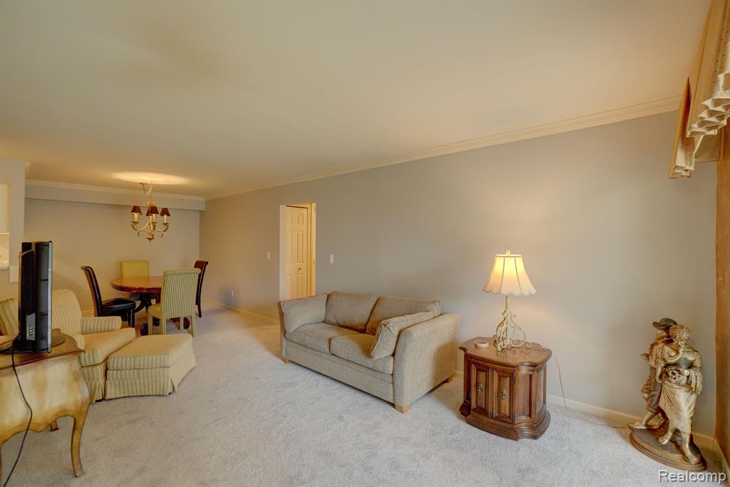 55097 WESTCHESTER Drive, Shelby Twp, MI 48316 — Photo 4
