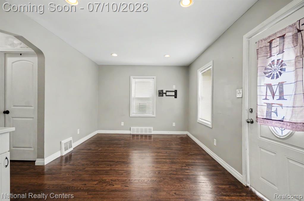 551 E Maplehurst Street, Ferndale, MI 48220 — Photo 4