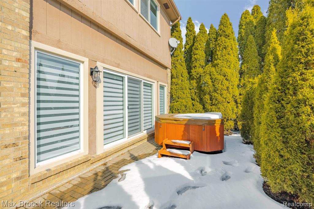 5547 MAPLE LEAF Court, West Bloomfield, MI — Photo 53