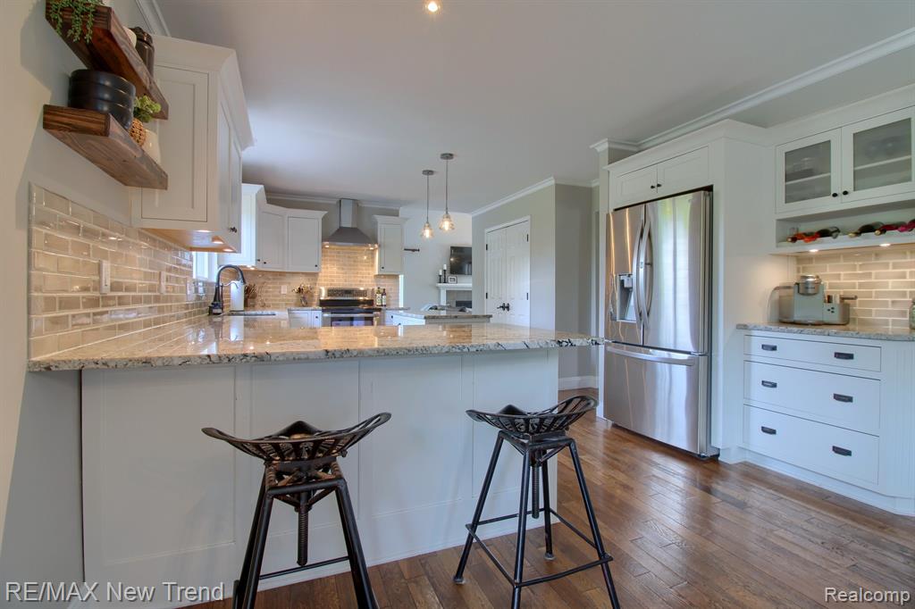 9457 DALEVIEW Drive, South Lyon, MI 48178 — Photo 11