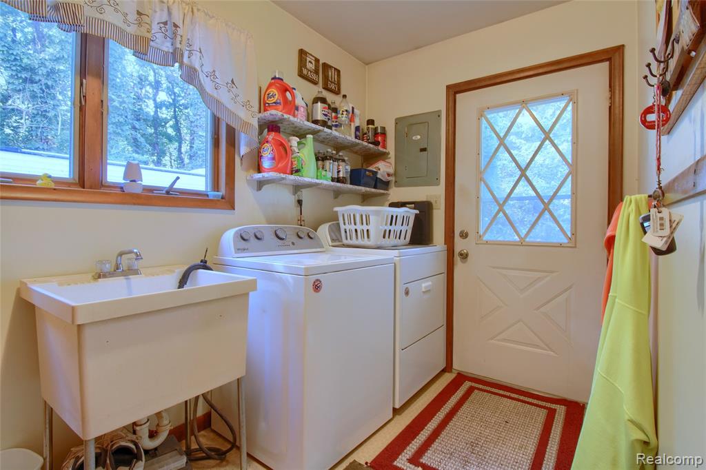 600 Oakville Waltz Road N, New Boston, MI 48164 — Photo 33