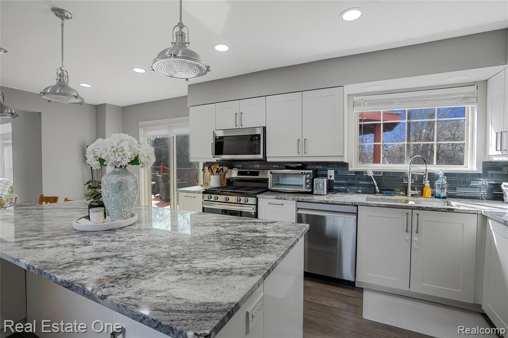 2590 Oakham Court, Canton, MI 48188 — Photo 11