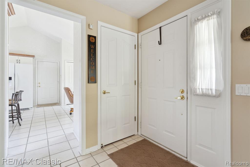 39508 VILLAGE RUN Drive, Northville, MI 48168 — Photo 10