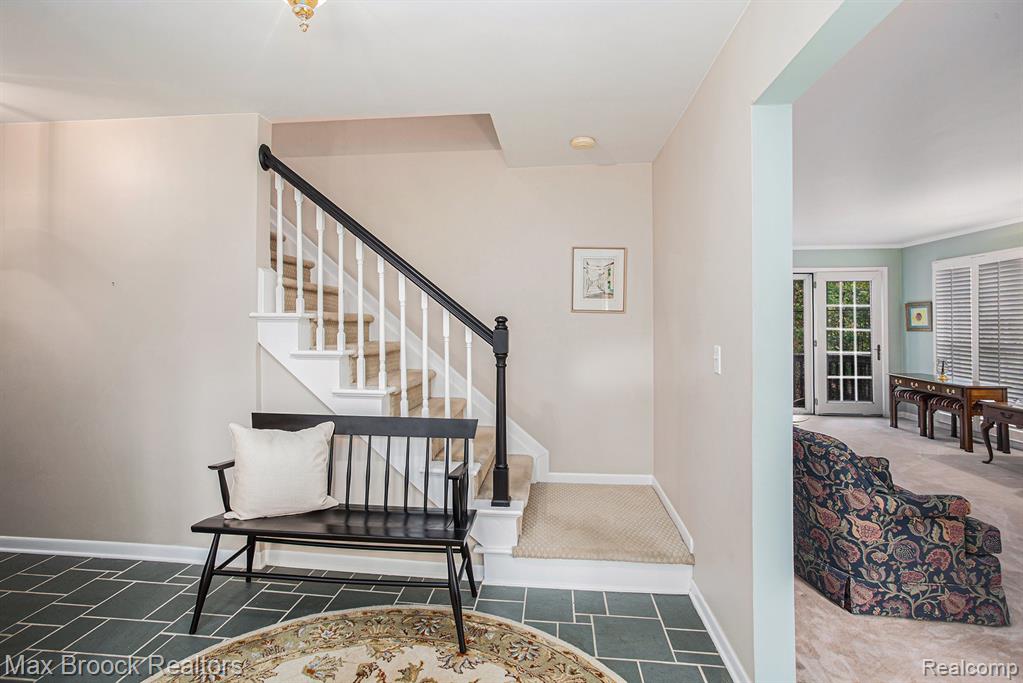 32533 Robinhood Drive, Beverly Hills, MI 48025 — Photo 9