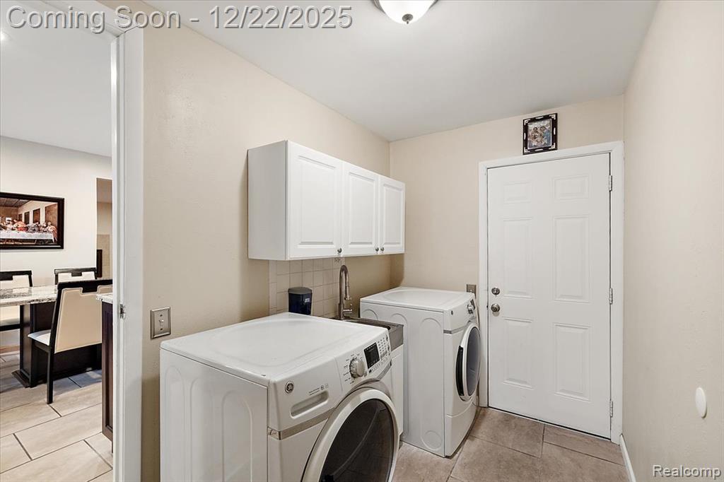 4250 Greenstown Drive, West Bloomfield, MI 48323 — Photo 34
