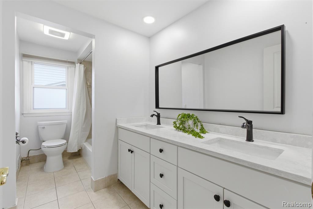 6780 Post Oak Drive, West Bloomfield, MI — Photo 27