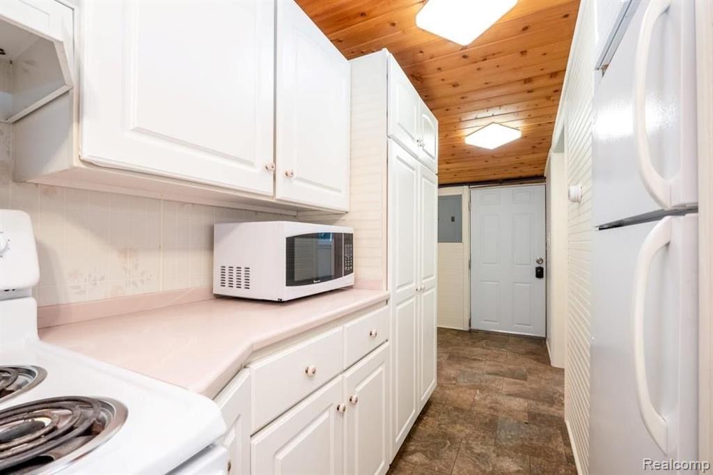 7278 MAPLE Road, Lexington, MI 48450 — Photo 8