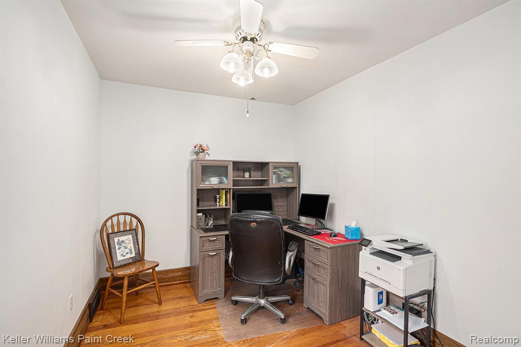 325 West Flint Street, Lake Orion, MI 48362 — Photo 10