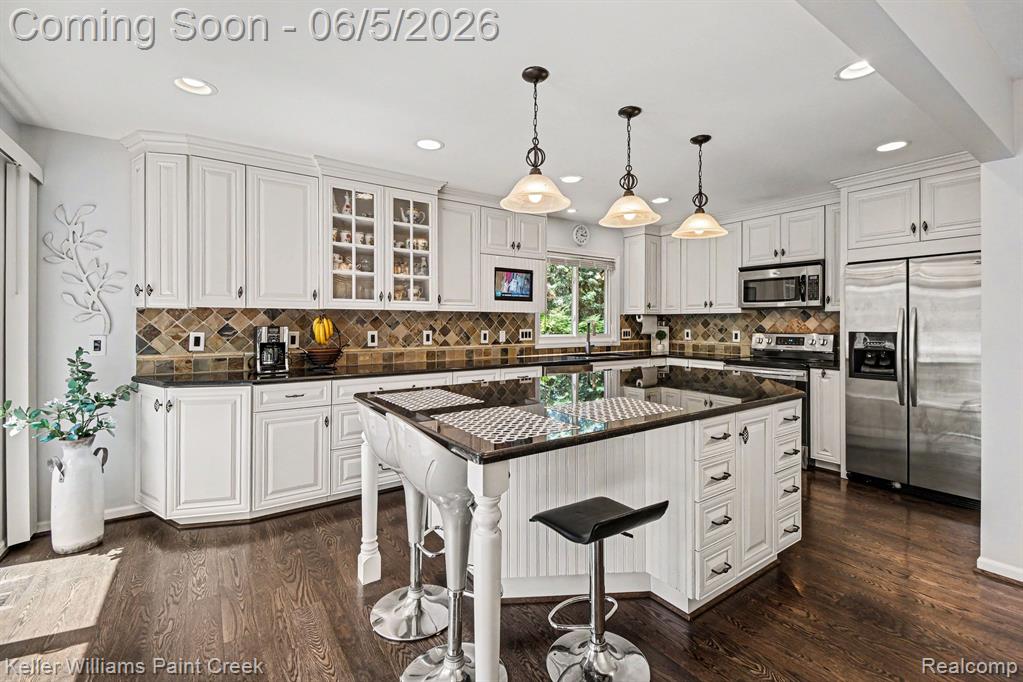 4447 Bentley Drive, Troy, MI 48098 — Photo 9