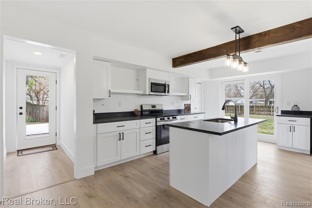 6351 Beth, Brighton, MI 48116 — Photo 16