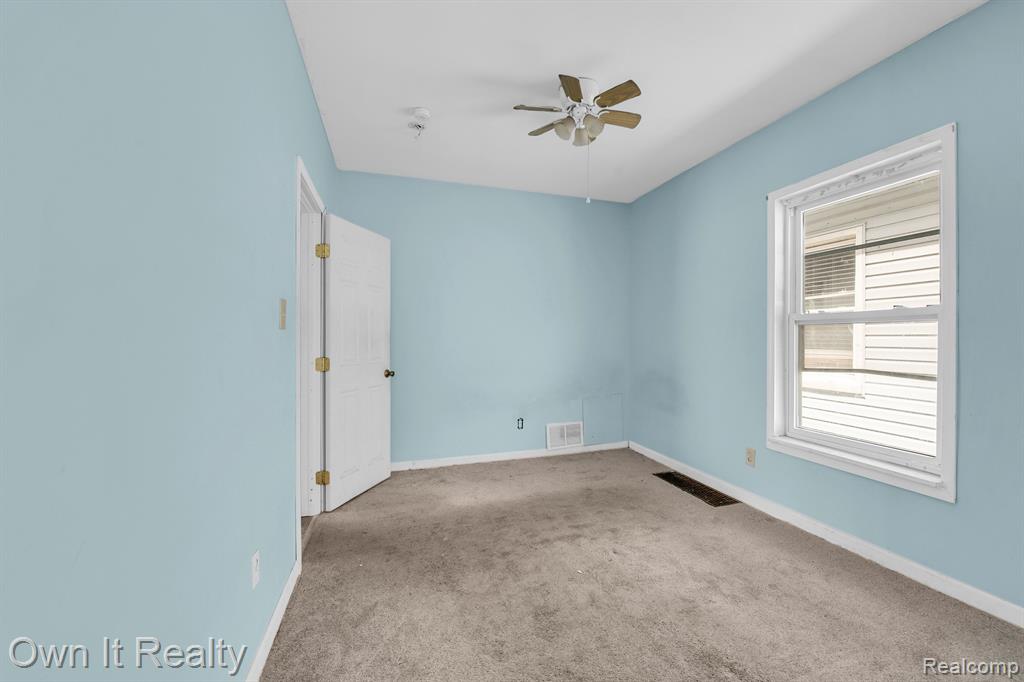 9369 McDougall Street, Hamtramck, MI 48212 — Photo 27