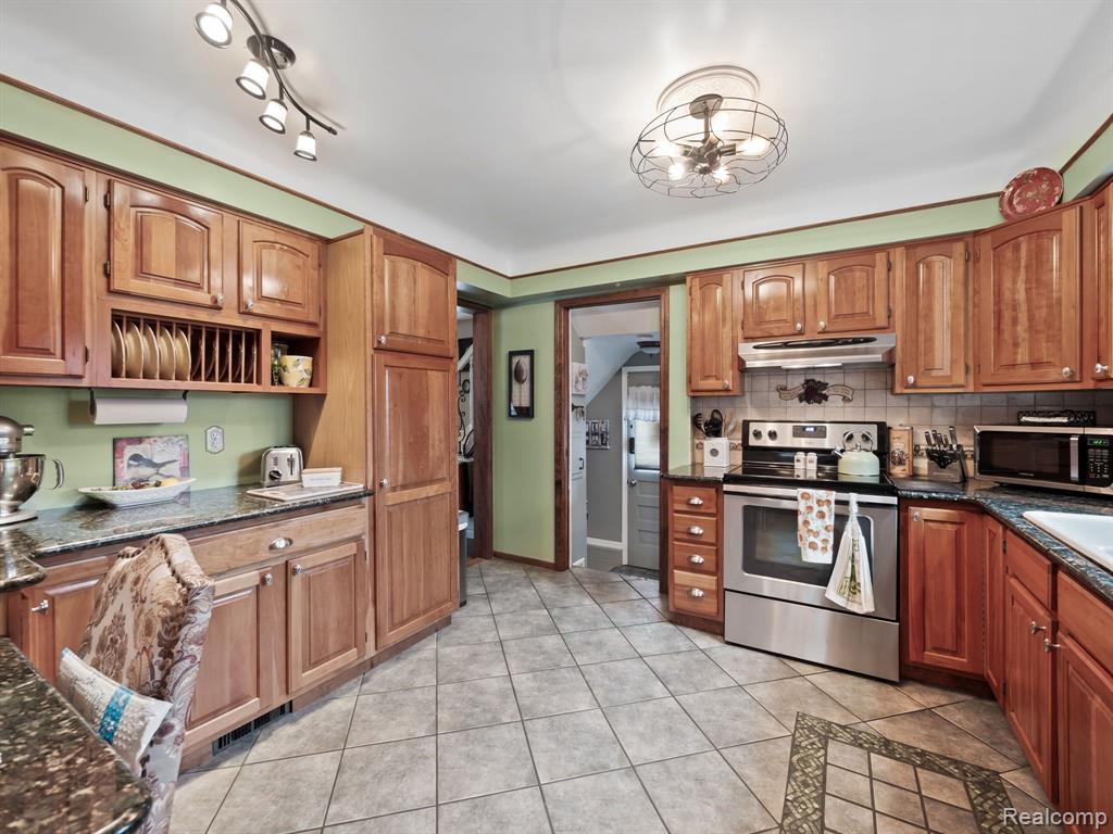 6713 ROSEDALE Boulevard, Allen Park, MI 48101 — Photo 21