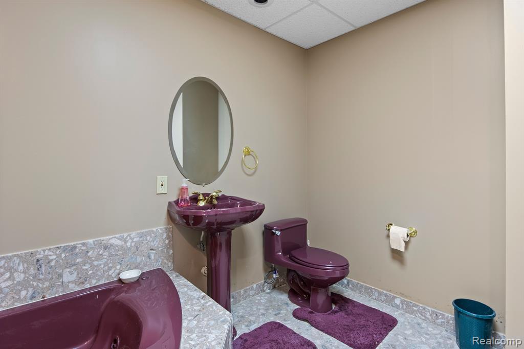 8950 WOODLORE SOUTH Drive, Plymouth, MI 48170 — Photo 52