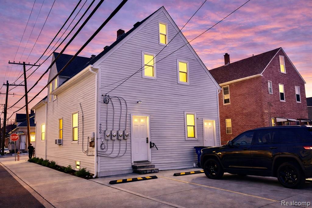 2433 Pulaski Street, Hamtramck, MI 48212 — Photo 15