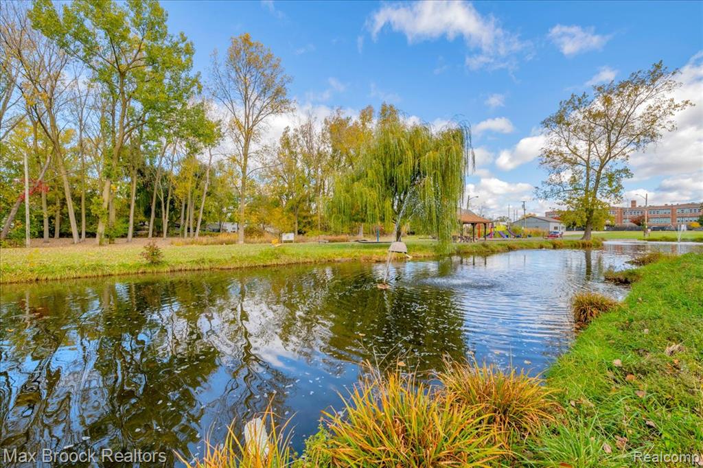 3087 Brock Street, Keego Harbor, MI 48320 — Photo 3