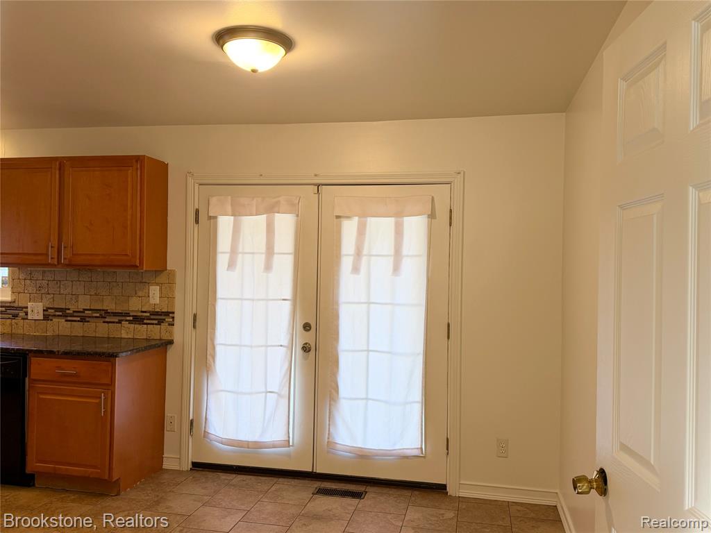 8912 Ardel Drive, Sterling Heights, MI 48314 — Photo 9