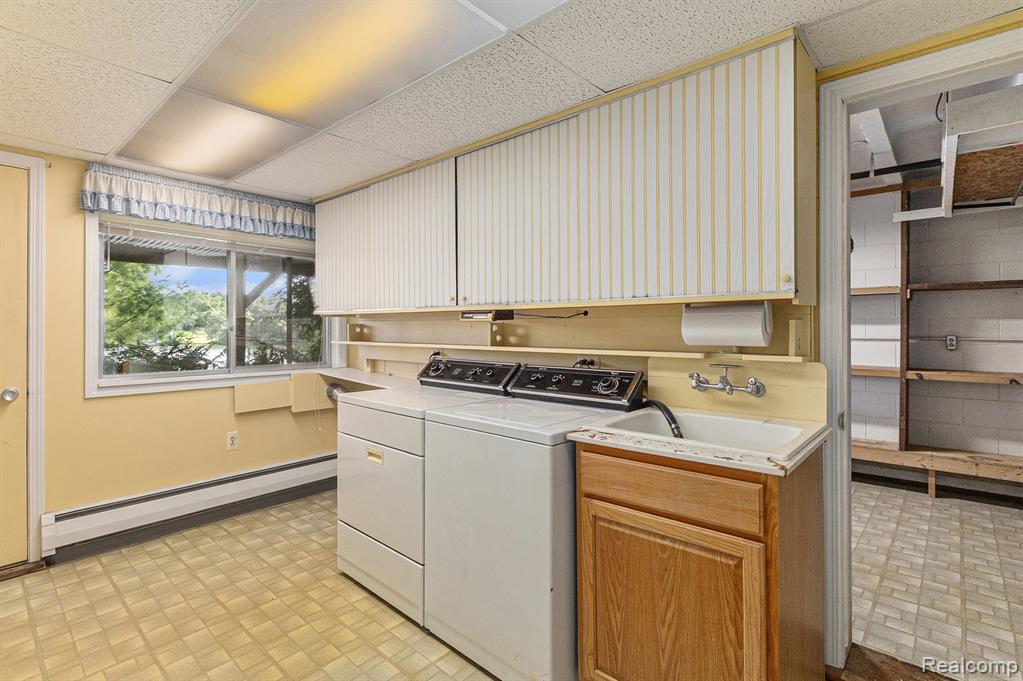 979 Abseguami Trail, Lake Orion, MI 48362 — Photo 32
