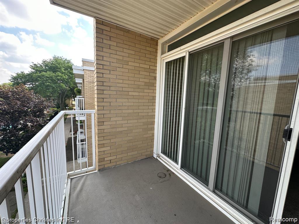 4917 Crooks Road, Royal Oak, MI, 48073