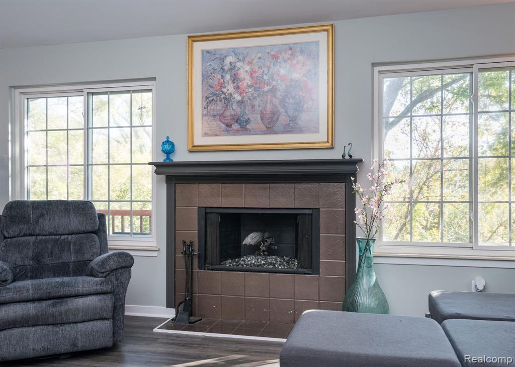 585 Winwood Circle, Walled Lake, MI 48390 — Photo 9