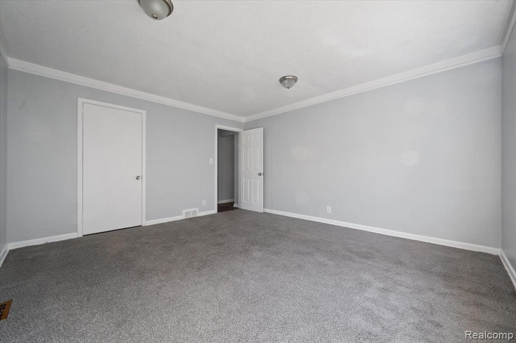 5500 Chalmers Street, Detroit, MI 48213 — Photo 22