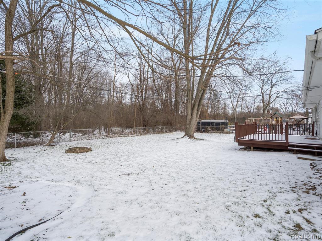 6652 DOYON Drive N, Waterford, MI 48327 — Photo 6