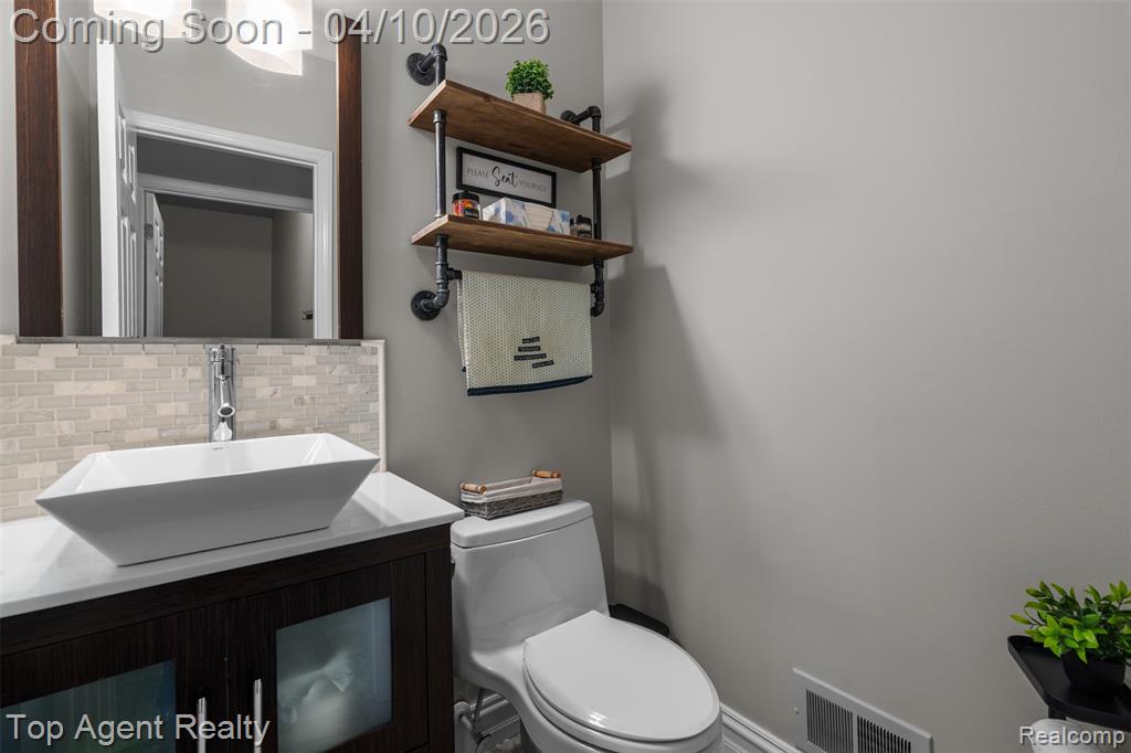 16115 Bayham Court, Clinton Twp, MI 48038 — Photo 27