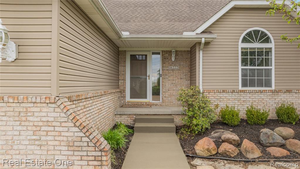 16222 Pine Lake Forest Court, Linden, MI 48451 — Photo 9